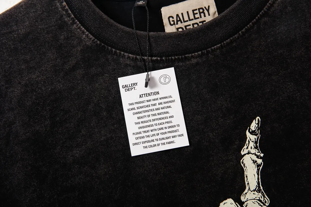 GALLERY. DEPT new short-sleeved T-shirt Style number: D2333 P116 Color: Black Size: S M L XL